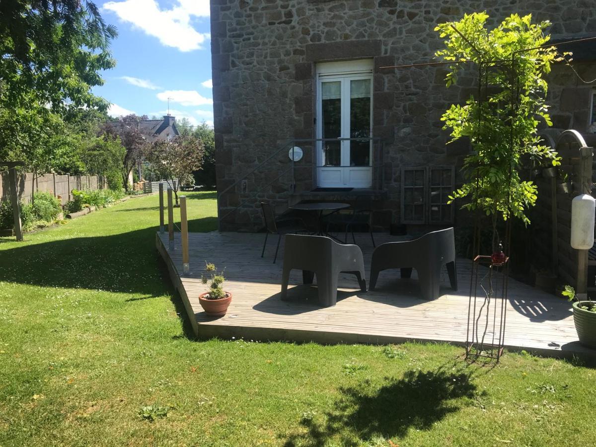 La Jackal Bed & Breakfast Ploubezre Exterior photo